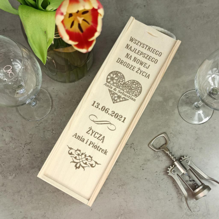 Drewniana skrzynka, pudełko na wino, prezent ślubny dla Państwa Młodych z grawerem - Wszystkiego najlepszego